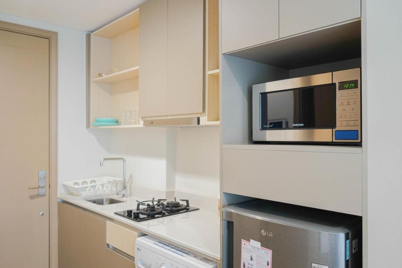 Apartemen New Fully Furnished At Gold Coast Pik By Travelio *