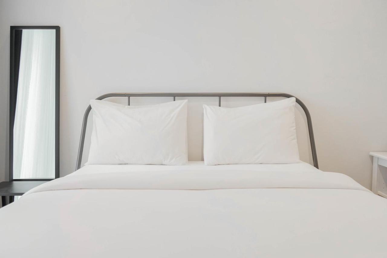 Apartemen New Fully Furnished At Gold Coast Pik By Travelio *
